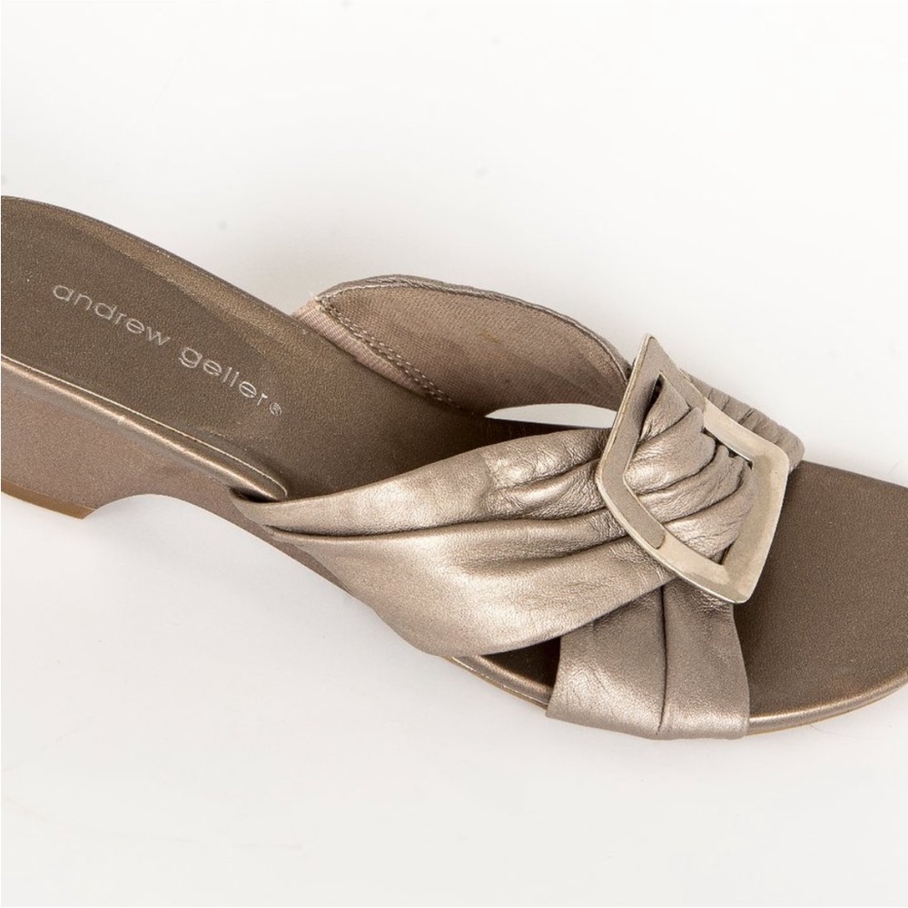 NWOT Andrew Geller wedges - sz9.5 bronze